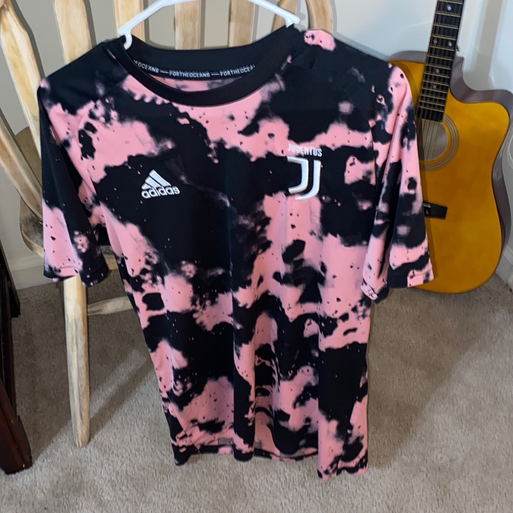 SIZE MEDIUM ADIDAS JUVENTUS PRACTICE JERSEY